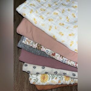 Swaddle blanket bundle